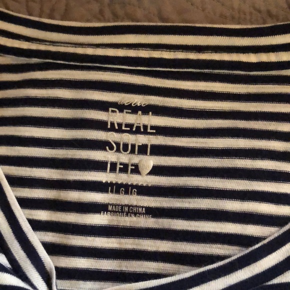 AERIE REAL SOFT TEE SIZE L - Picture 2 of 3